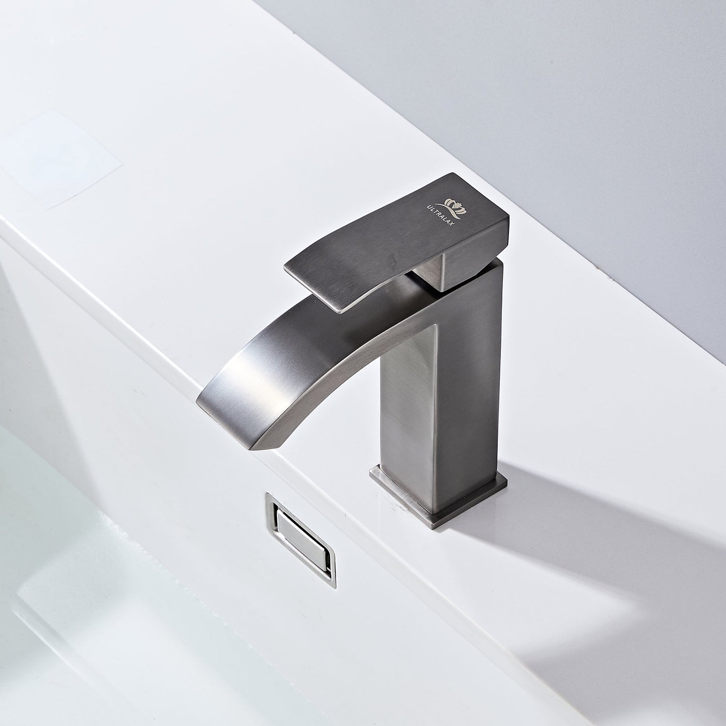 Grey Cloakroom Basin Tap & Waste