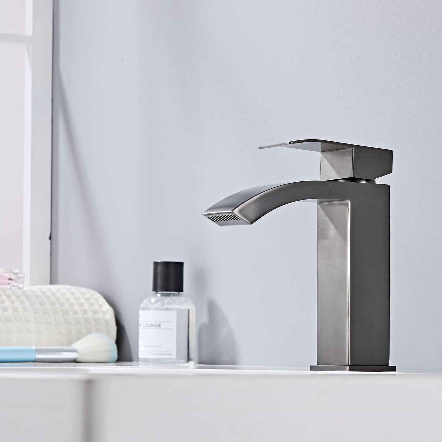 Grey Cloakroom Basin Tap & Waste