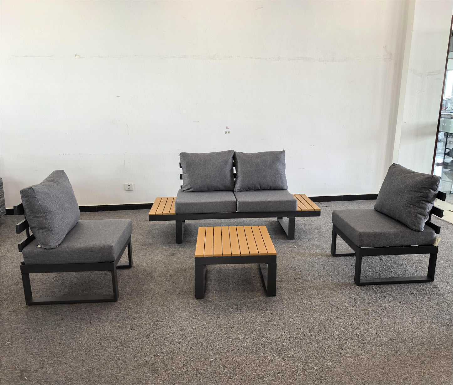 #AL-19 Floor Sample Clearance Sale-Aluminium  Sofa Set with Coffee Table