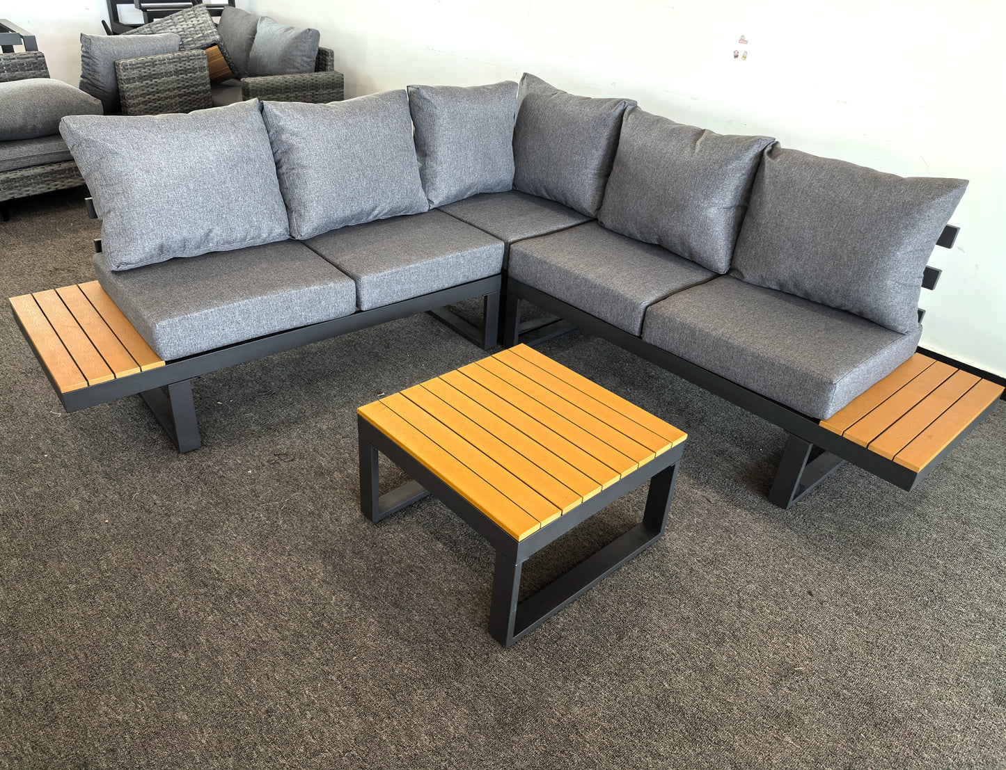#AL-21 Floor Sample Clearance Sale-Aluminium Corner Sofa Set with CoffeeTable