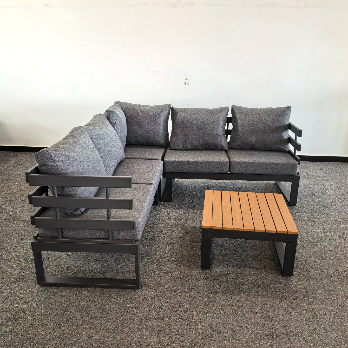 #AL-22 Floor Sample Clearance Sale-Aluminium Corner Sofa Set with CoffeeTable