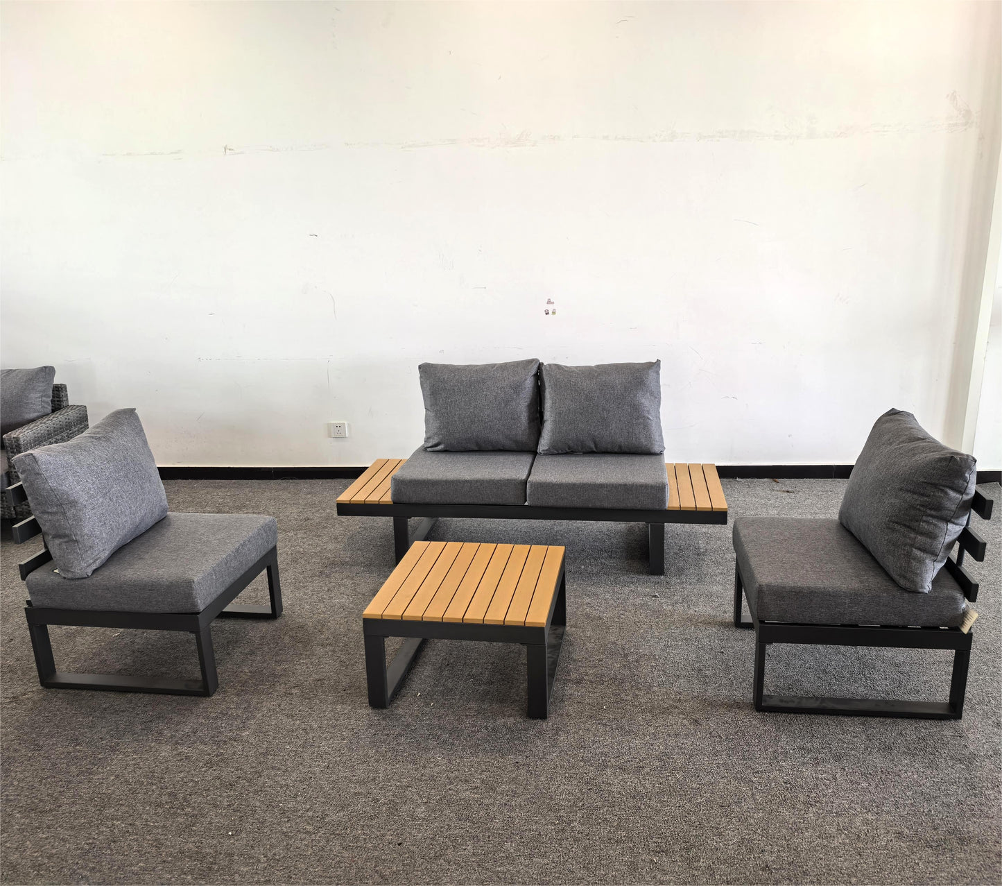 #AL-19 Floor Sample Clearance Sale-Aluminium  Sofa Set with Coffee Table
