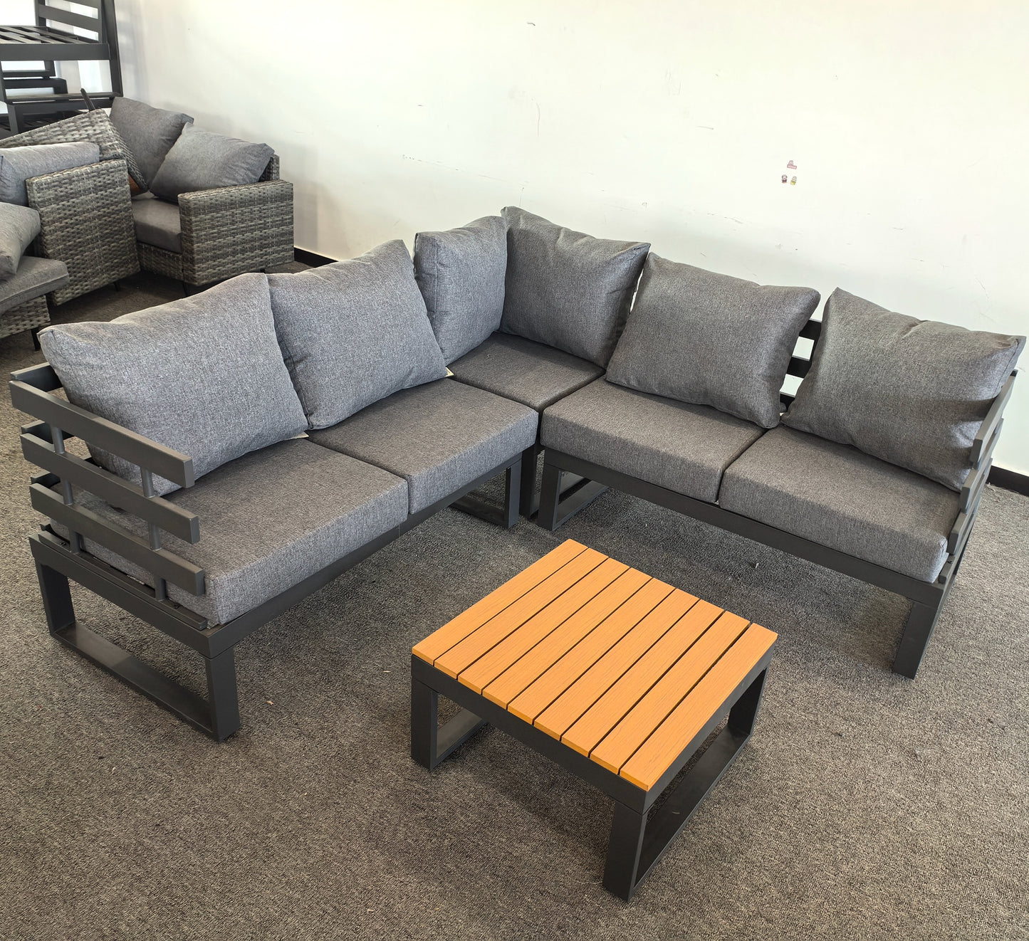 #AL-22 Floor Sample Clearance Sale-Aluminium Corner Sofa Set with CoffeeTable